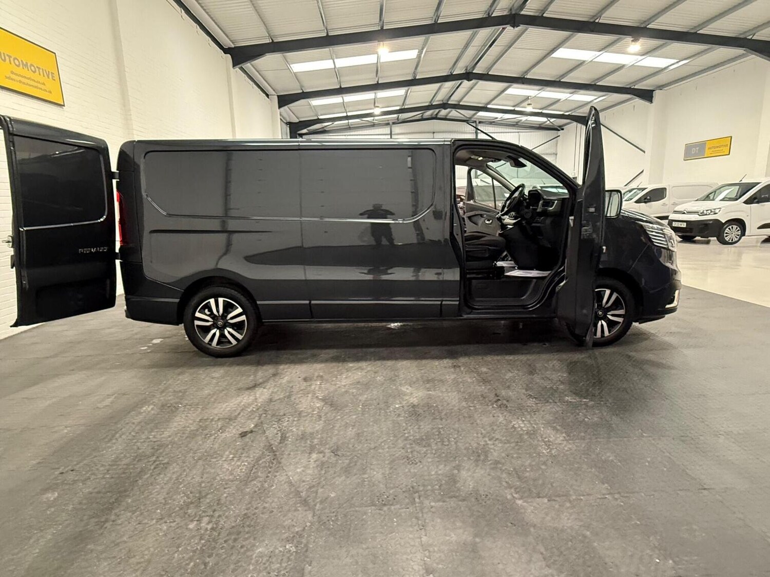 Used Renault Trafic 2023 for sale - 78102334: Photo 39