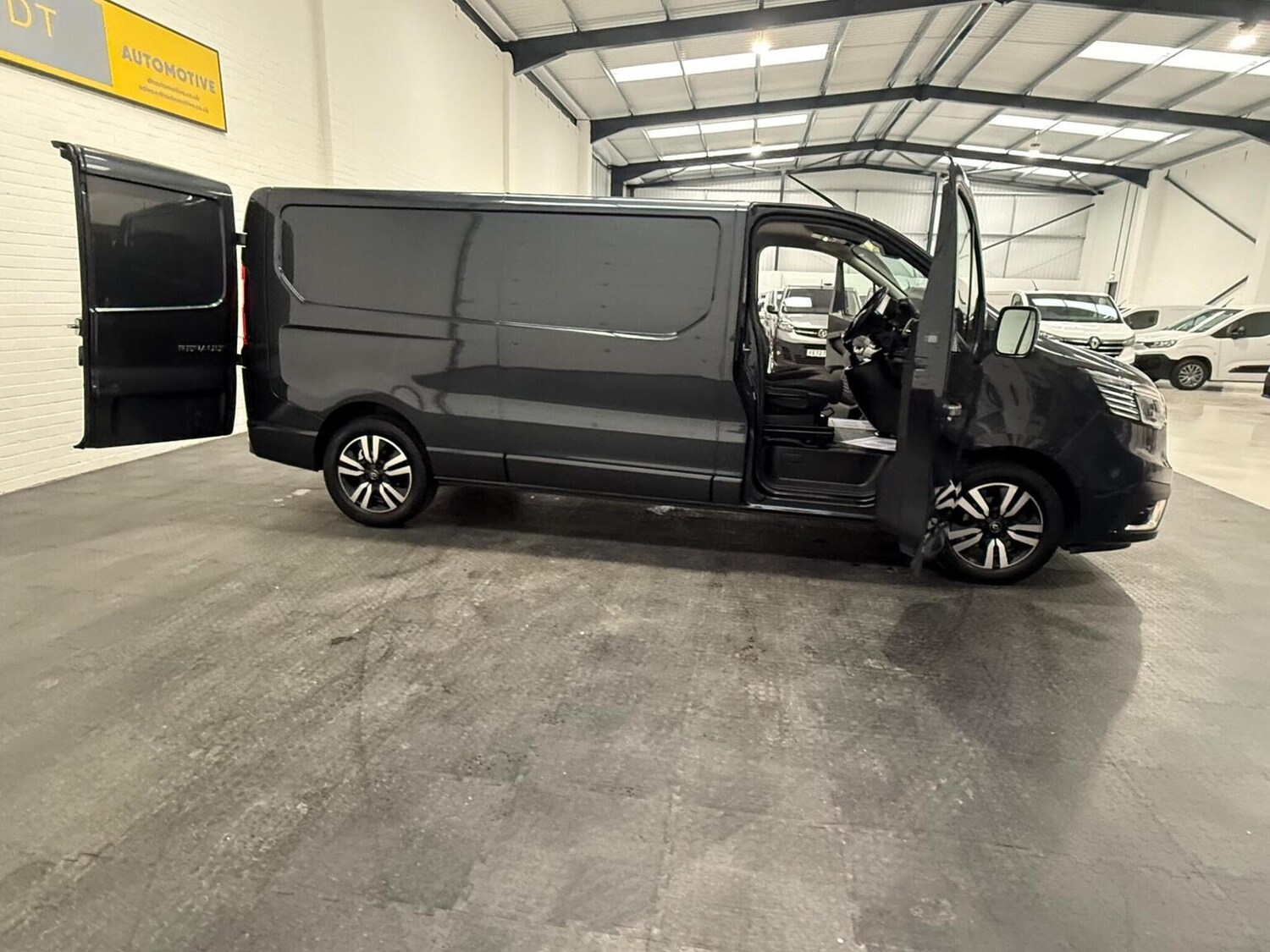 Used Renault Trafic 2023 for sale - 78102334: Photo 40