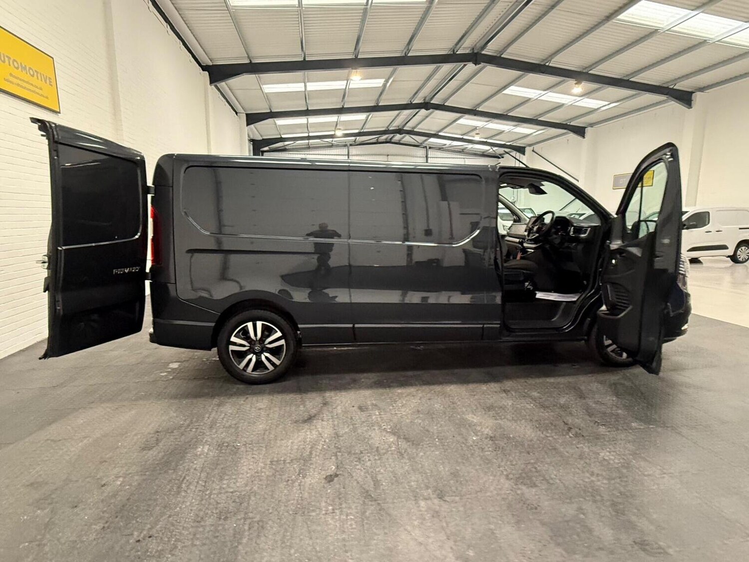 Used Renault Trafic 2023 for sale - 78102334: Photo 56