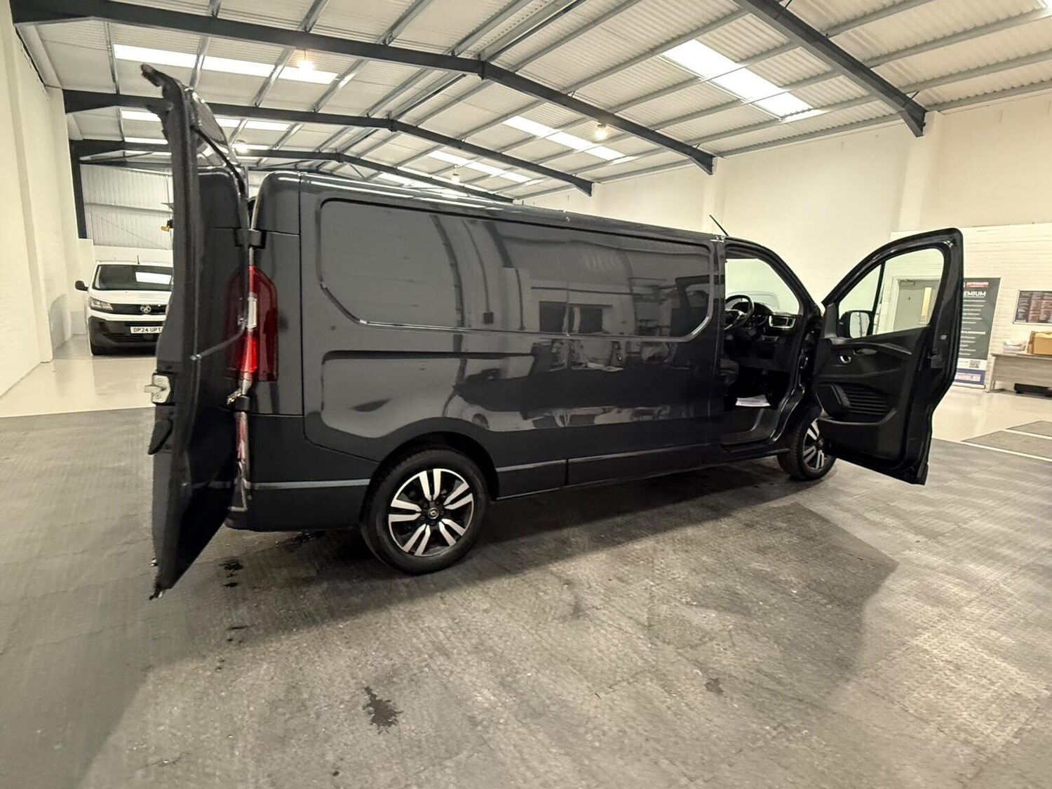 Used Renault Trafic 2023 for sale - 78102334: Photo 61