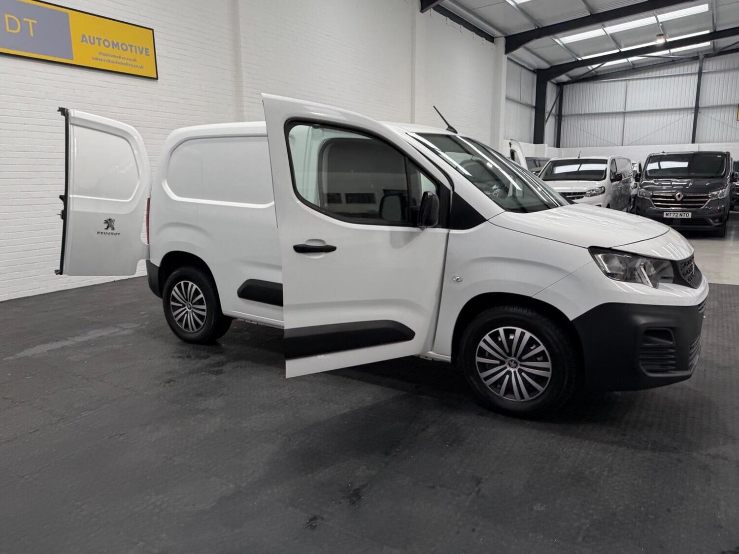 Used Peugeot Partner 2022 for sale - 78102324: Photo 36