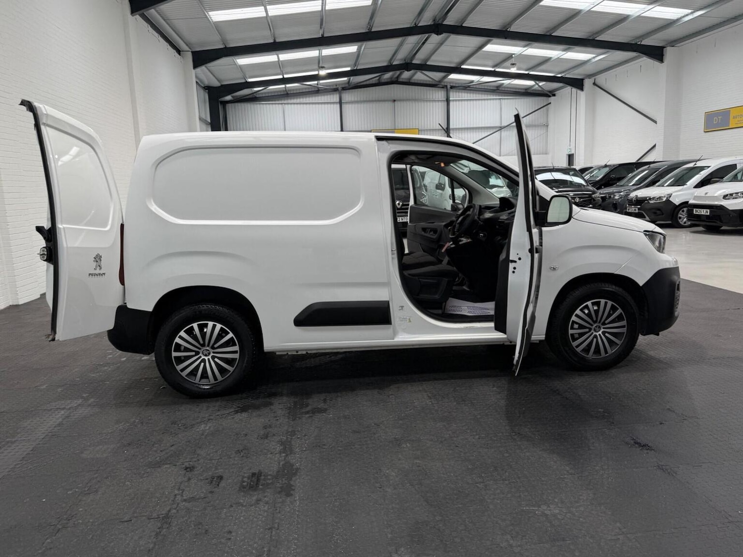 Used Peugeot Partner 2022 for sale - 78102324: Photo 40