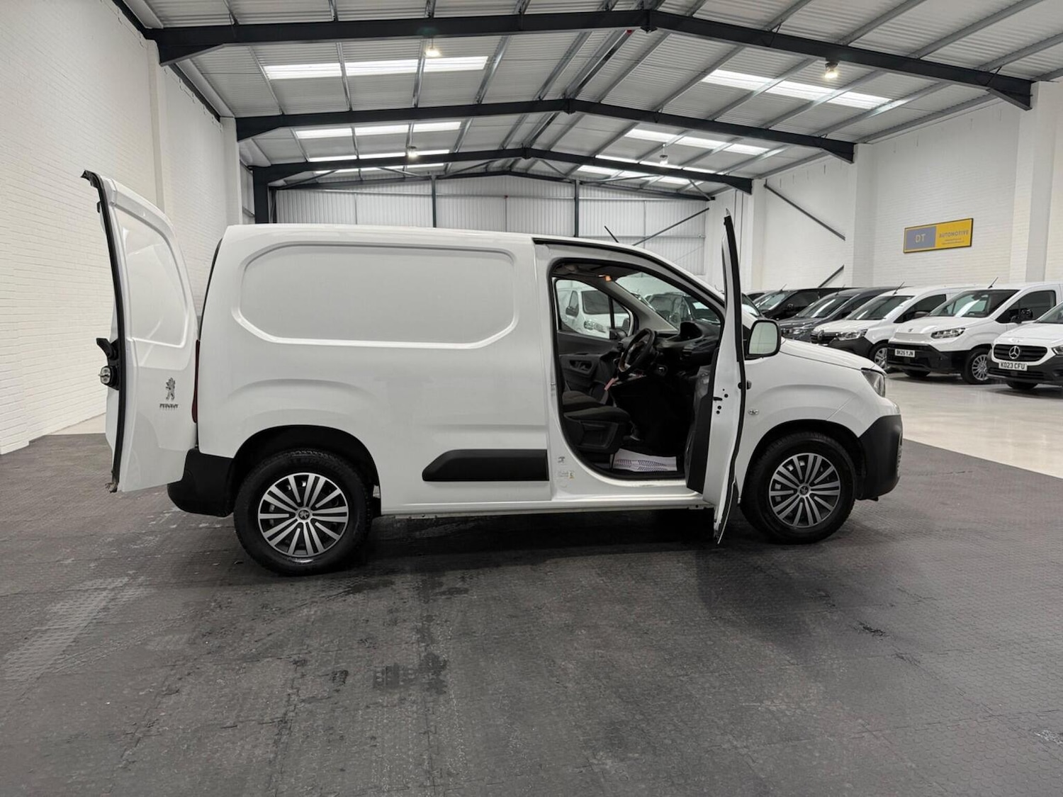 Used Peugeot Partner 2022 for sale - 78102324: Photo 59