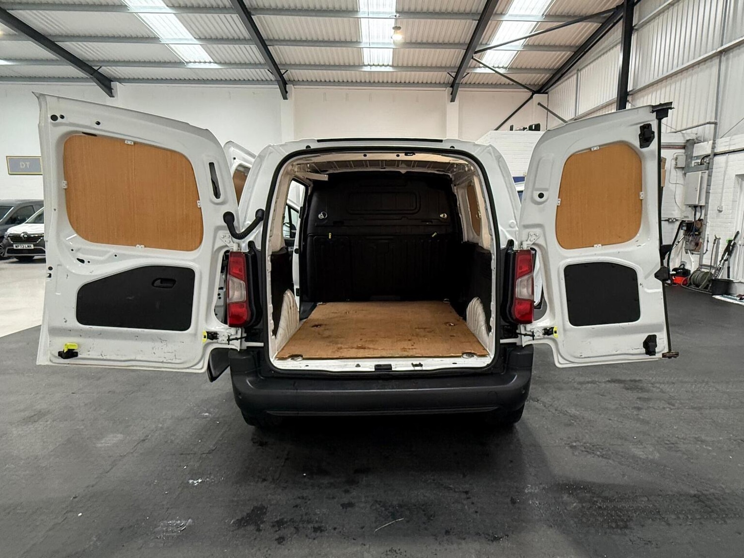 Used Peugeot Partner 2022 for sale - 78102324: Photo 60