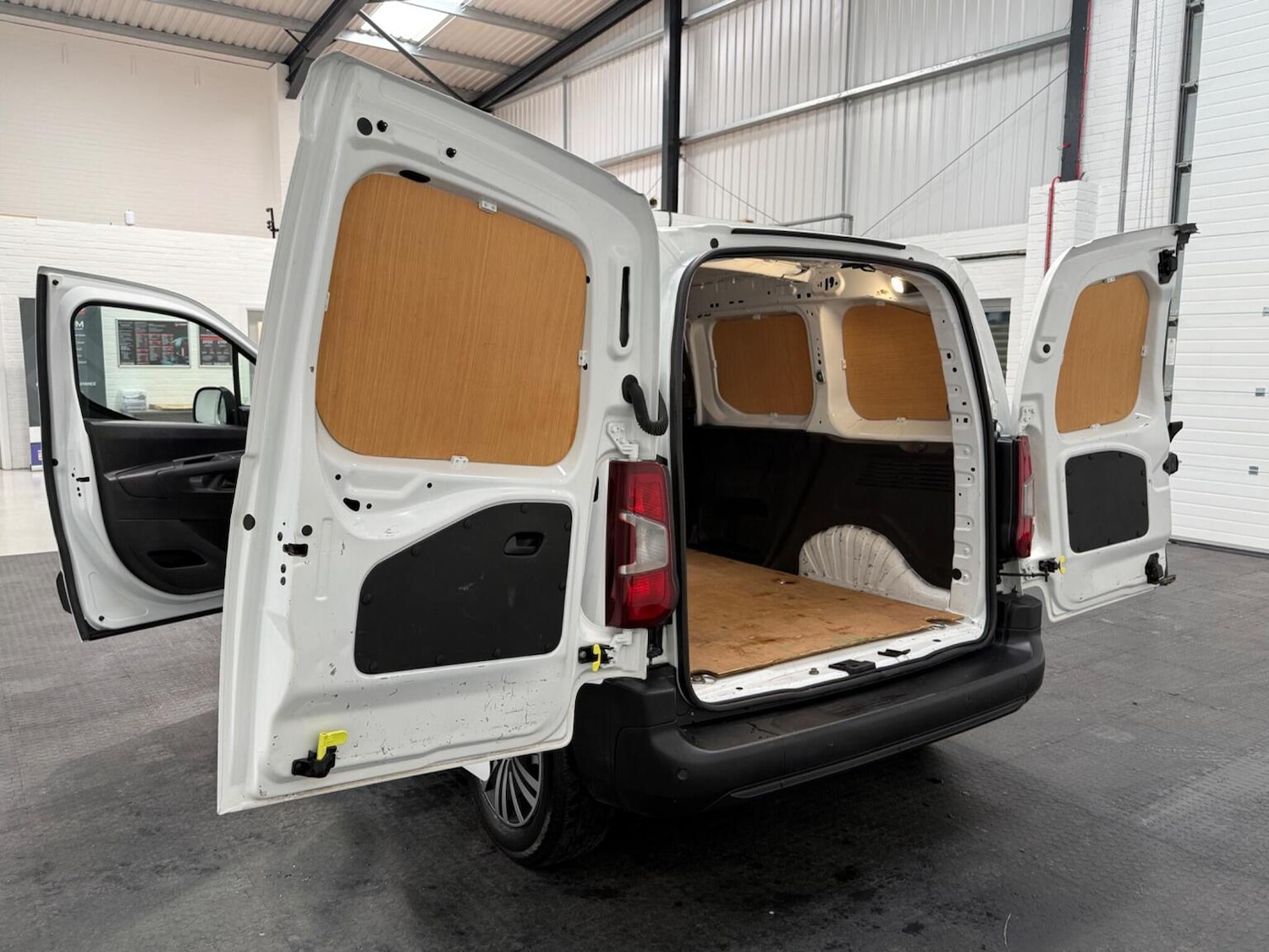 Used Peugeot Partner 2022 for sale - 78102324: Photo 71