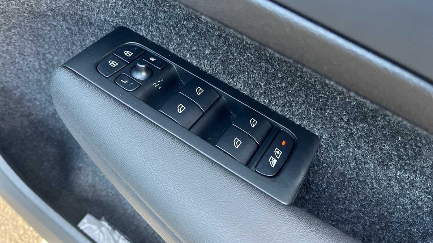 Used Volvo XC40 2025 for sale - 78035887: Photo 24