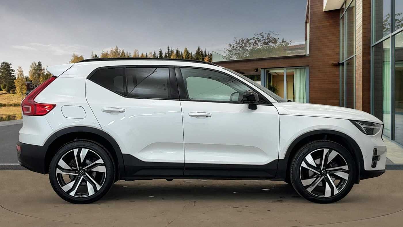 Used Volvo XC40 2024 for sale - 78035852: Photo 2