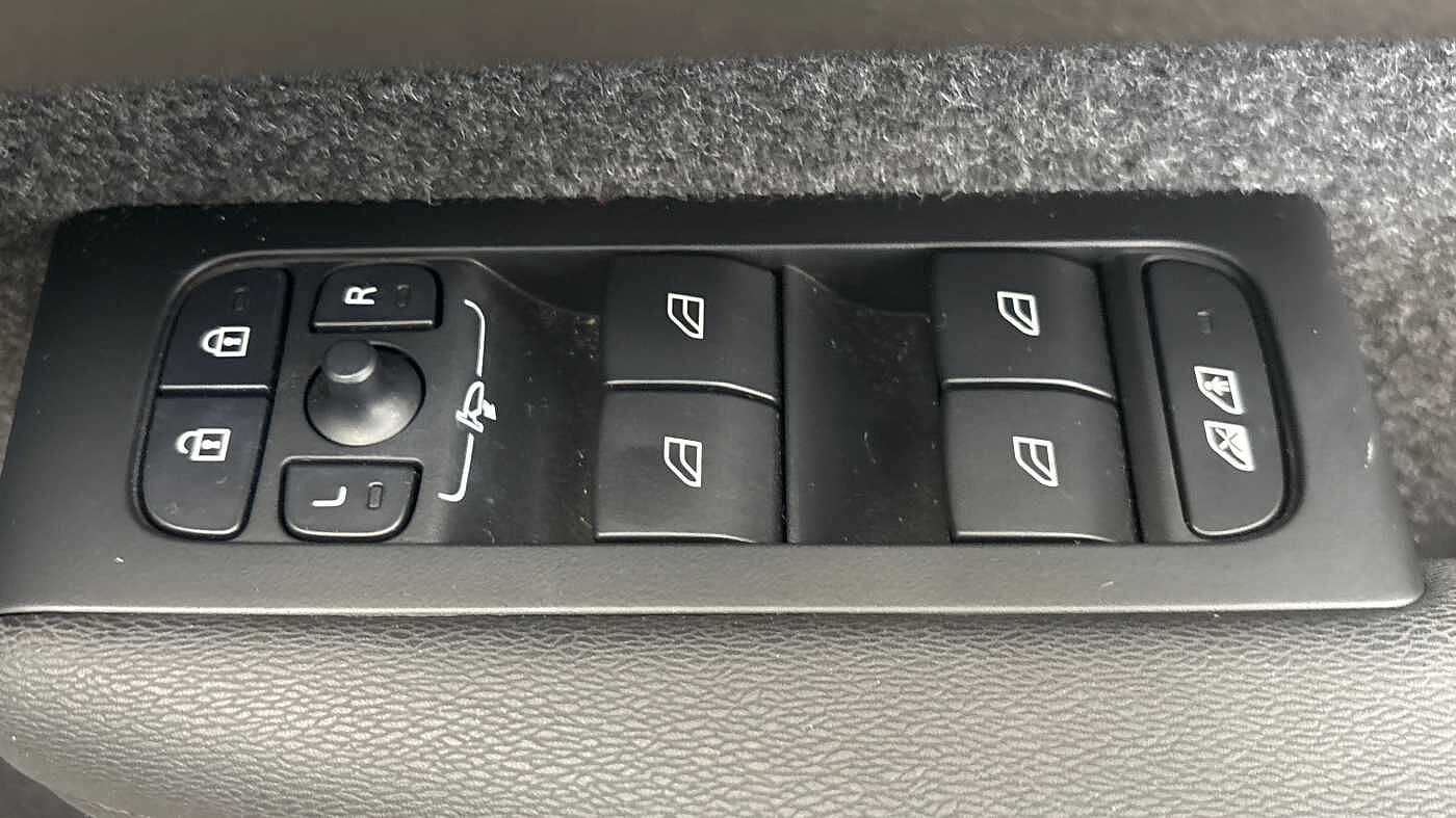 Used Volvo XC40 2024 for sale - 78035852: Photo 25