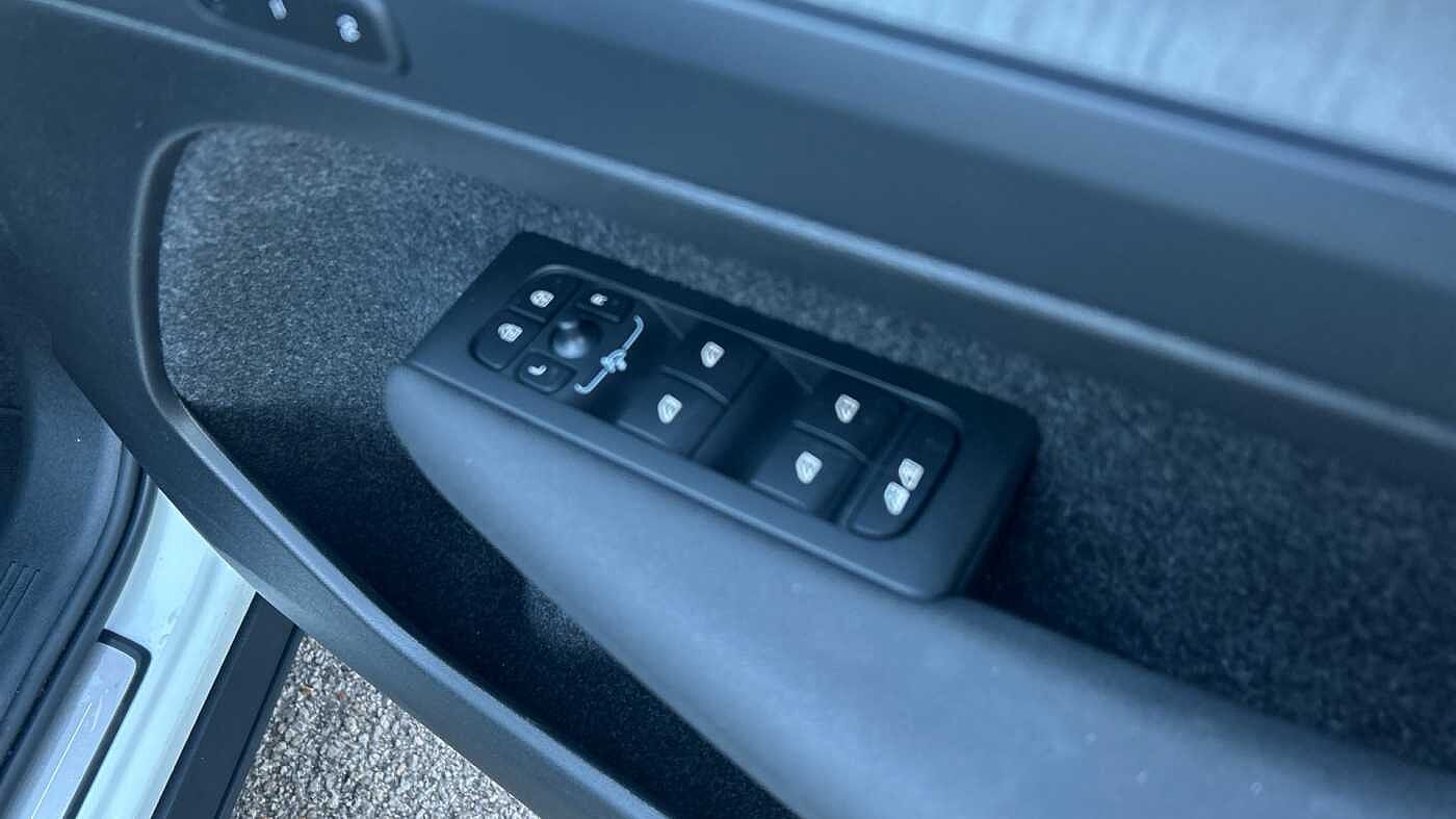 Used Volvo XC40 2025 for sale - 78035856: Photo 25