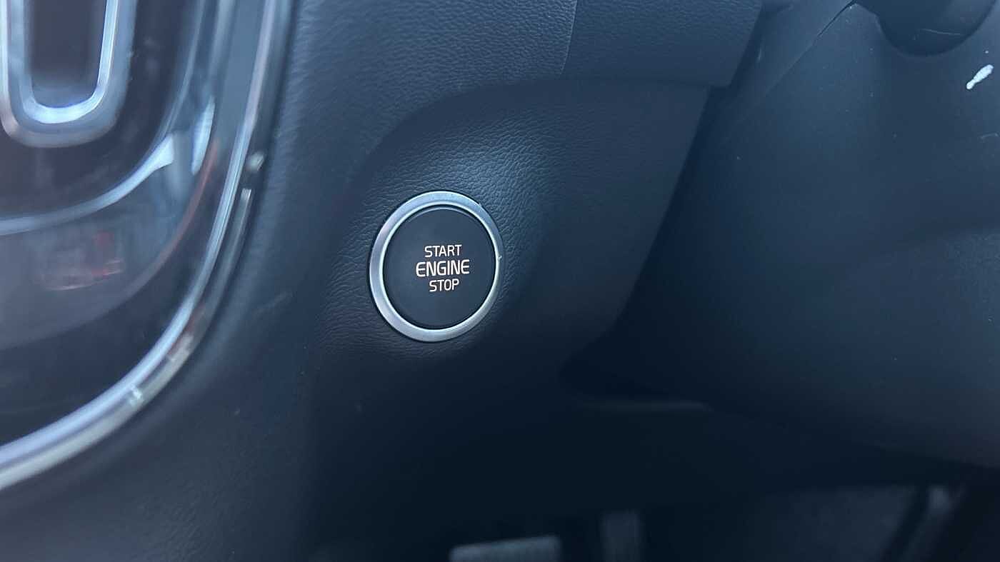 Used Volvo XC40 2025 for sale - 78035856: Photo 28