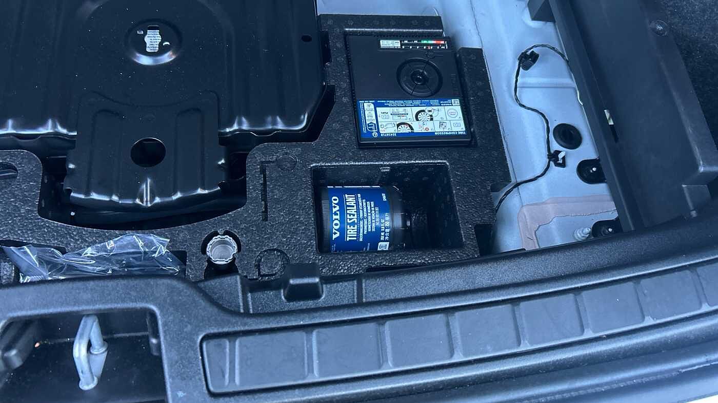 Used Volvo XC40 2025 for sale - 78035856: Photo 37