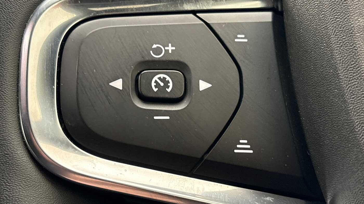 Used Volvo XC40 2022 for sale - 78035871: Photo 31