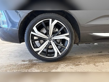 Used Volvo XC60 2025 for sale - 78041991: Photo