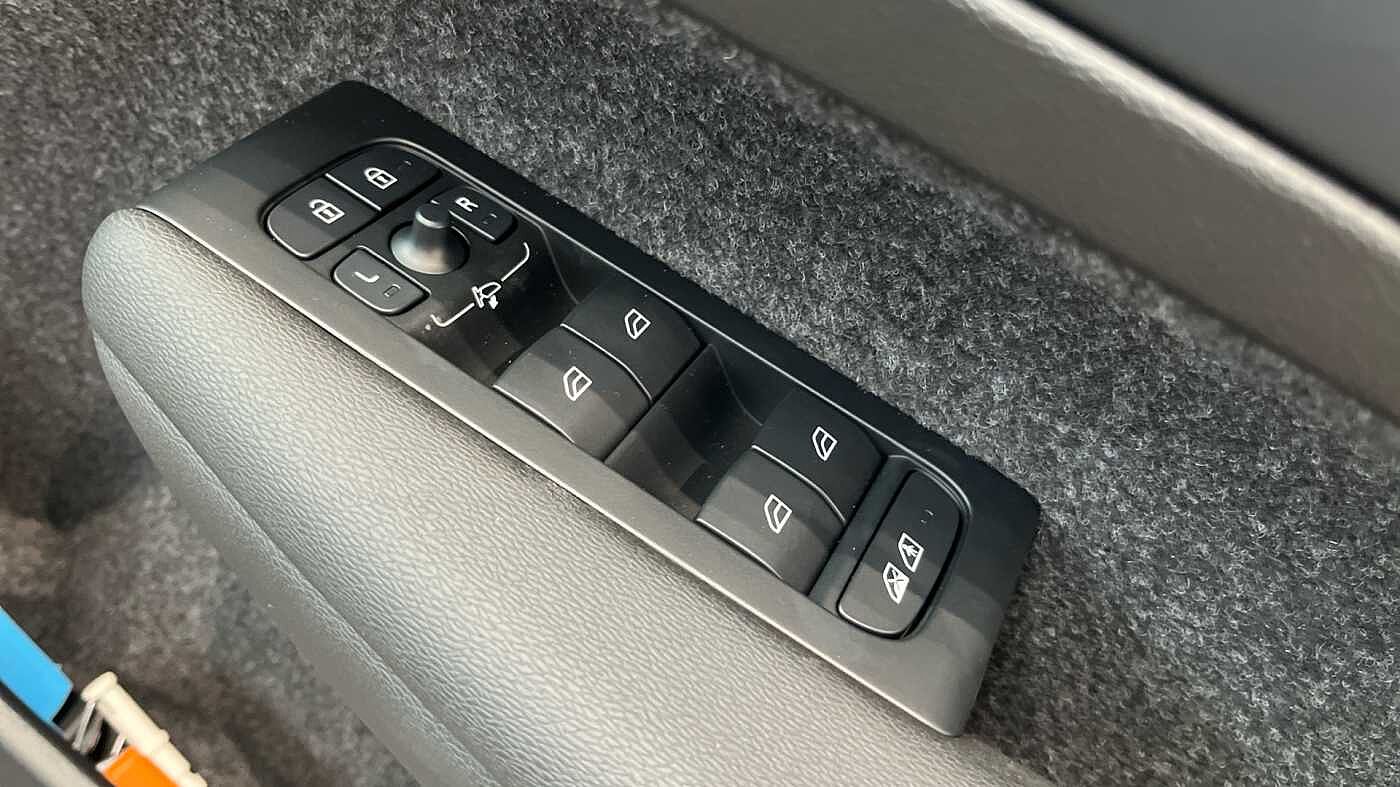 Used Volvo XC40 2025 for sale - 78035853: Photo 25