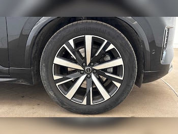 Used Volvo XC90 2025 for sale - 79595403: Photo