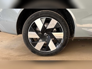 Used Volvo XC60 2025 for sale - 78035880: Photo