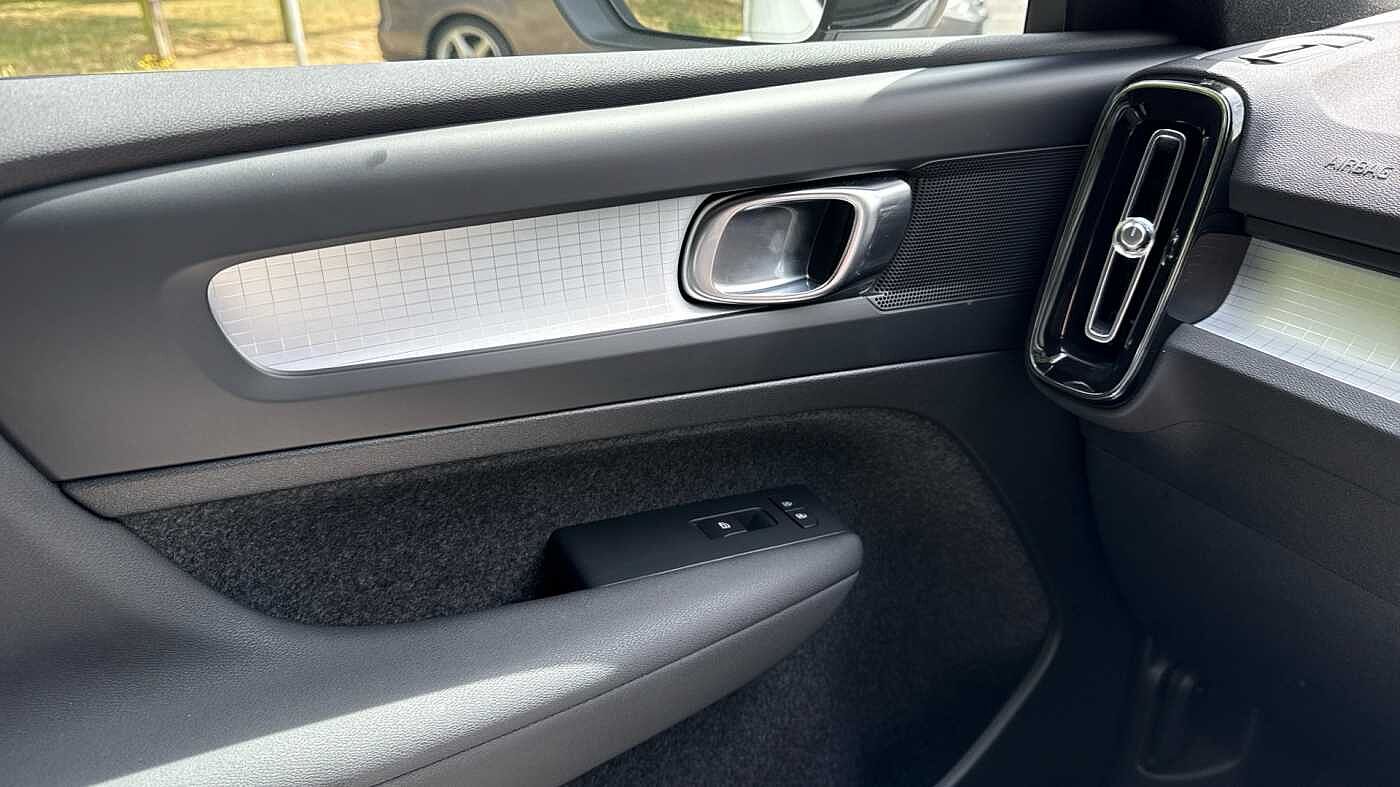 Used Volvo XC40 2023 for sale - 78035882: Photo 39