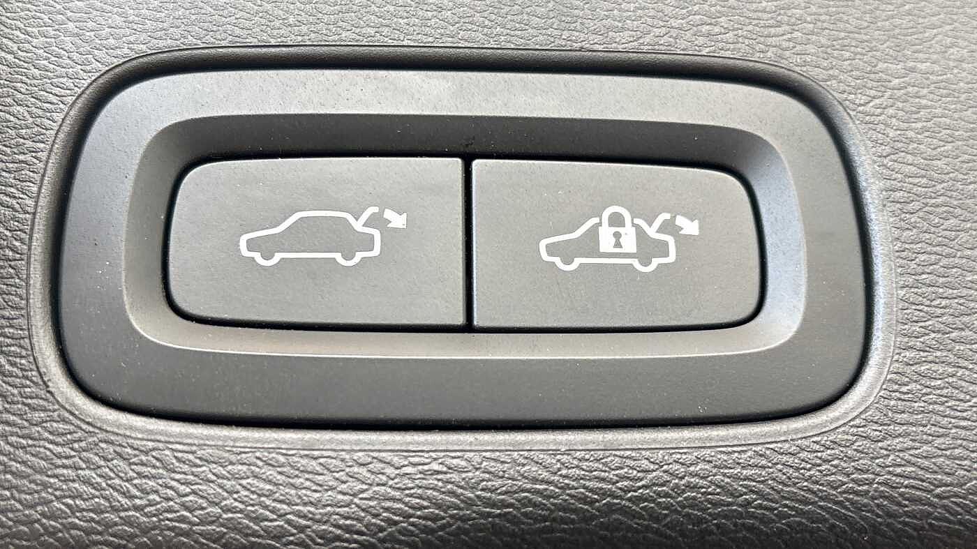 Used Volvo XC60 2023 for sale - 78035874: Photo 19