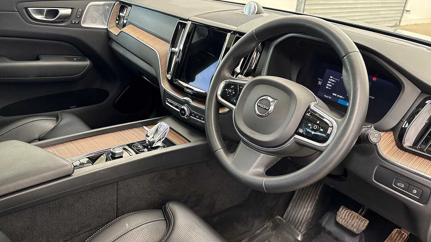 Used Volvo XC60 2023 for sale - 78035874: Photo 9