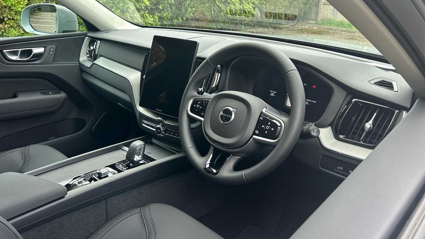Used Volvo XC60 2025 for sale - 78035851: Photo 5
