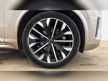 Used Volvo XC90 2025 for sale - 78254756: Photo