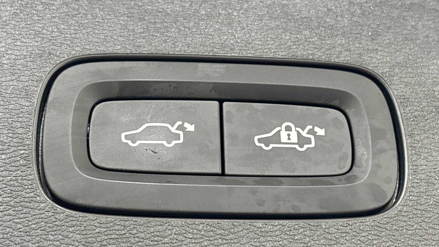 Used Volvo V60 2025 for sale - 78035869: Photo 19