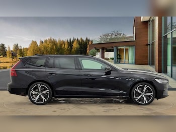 Used Volvo V60 2025 for sale - 78035869: Photo