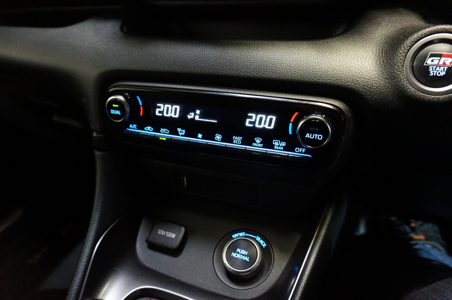 Used Toyota Yaris 2021 for sale - 77743521: Photo 15