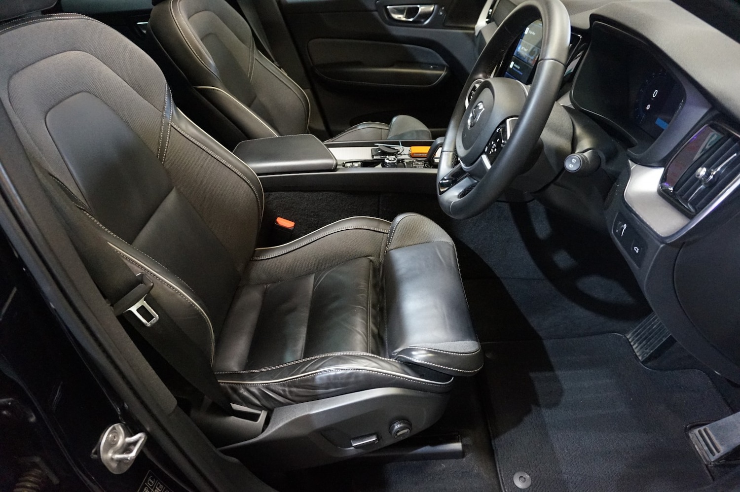 Used Volvo XC60 2022 for sale - 77743516: Photo 19