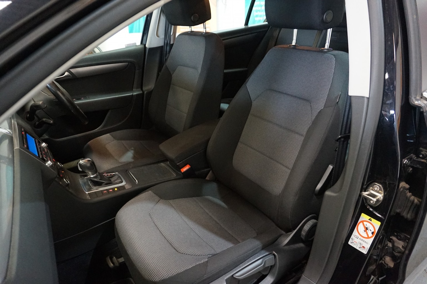 Used Volkswagen Passat 2011 for sale - 77991798: Photo 21