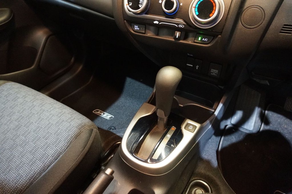 Used Honda Jazz 2017 for sale - 76010238: Photo 19