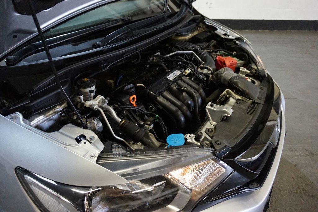 Used Honda Jazz 2017 for sale - 76010238: Photo 40