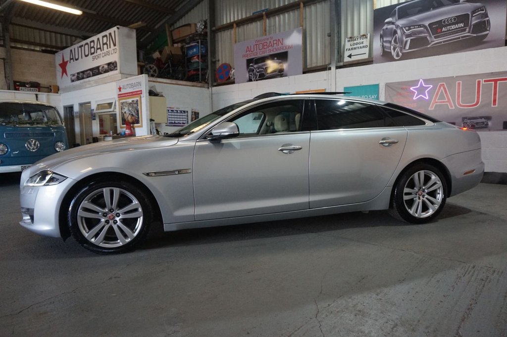 Used Jaguar XJ 2017 for sale - 77161879: Photo 10