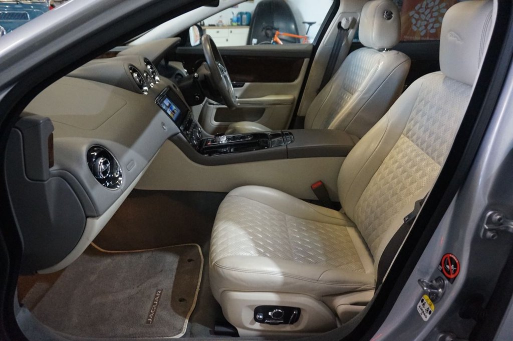 Used Jaguar XJ 2017 for sale - 77161879: Photo 23