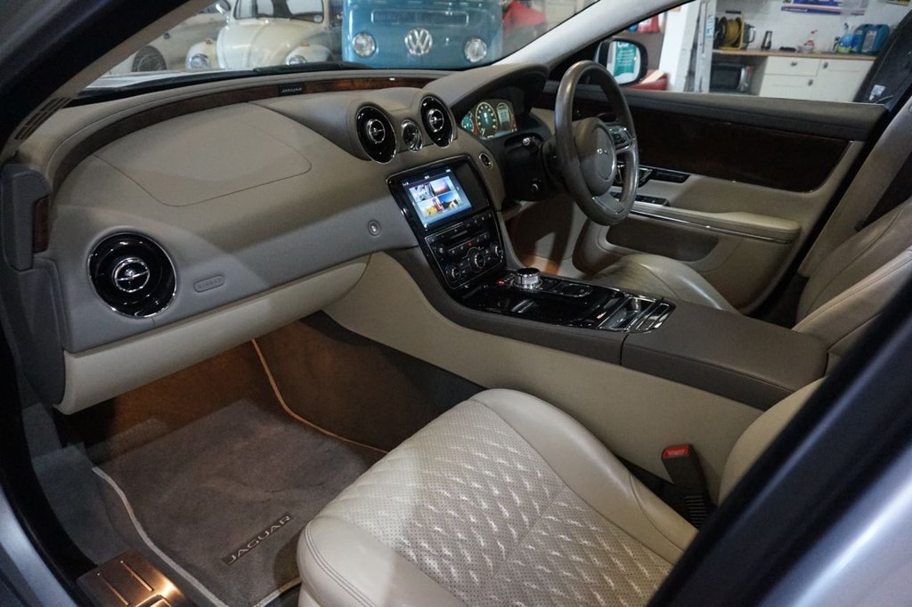Used Jaguar XJ 2017 for sale - 77161879: Photo 24