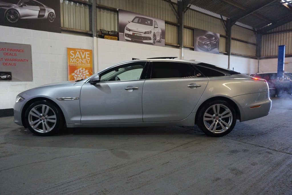 Used Jaguar XJ 2017 for sale - 77161879: Photo 32