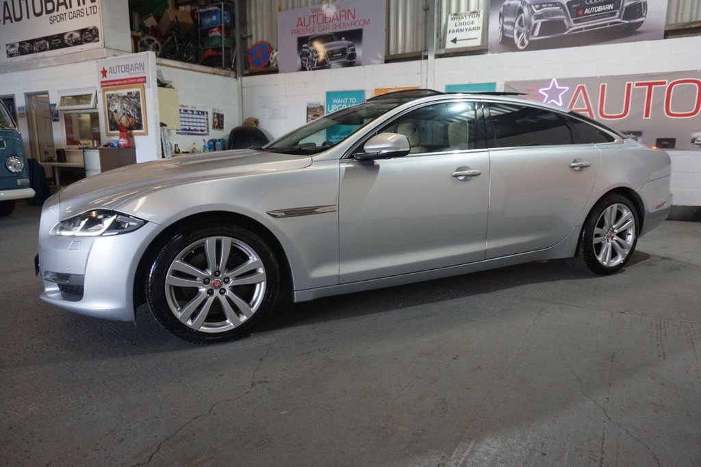 Used Jaguar XJ 2017 for sale - 77161879: Photo 9