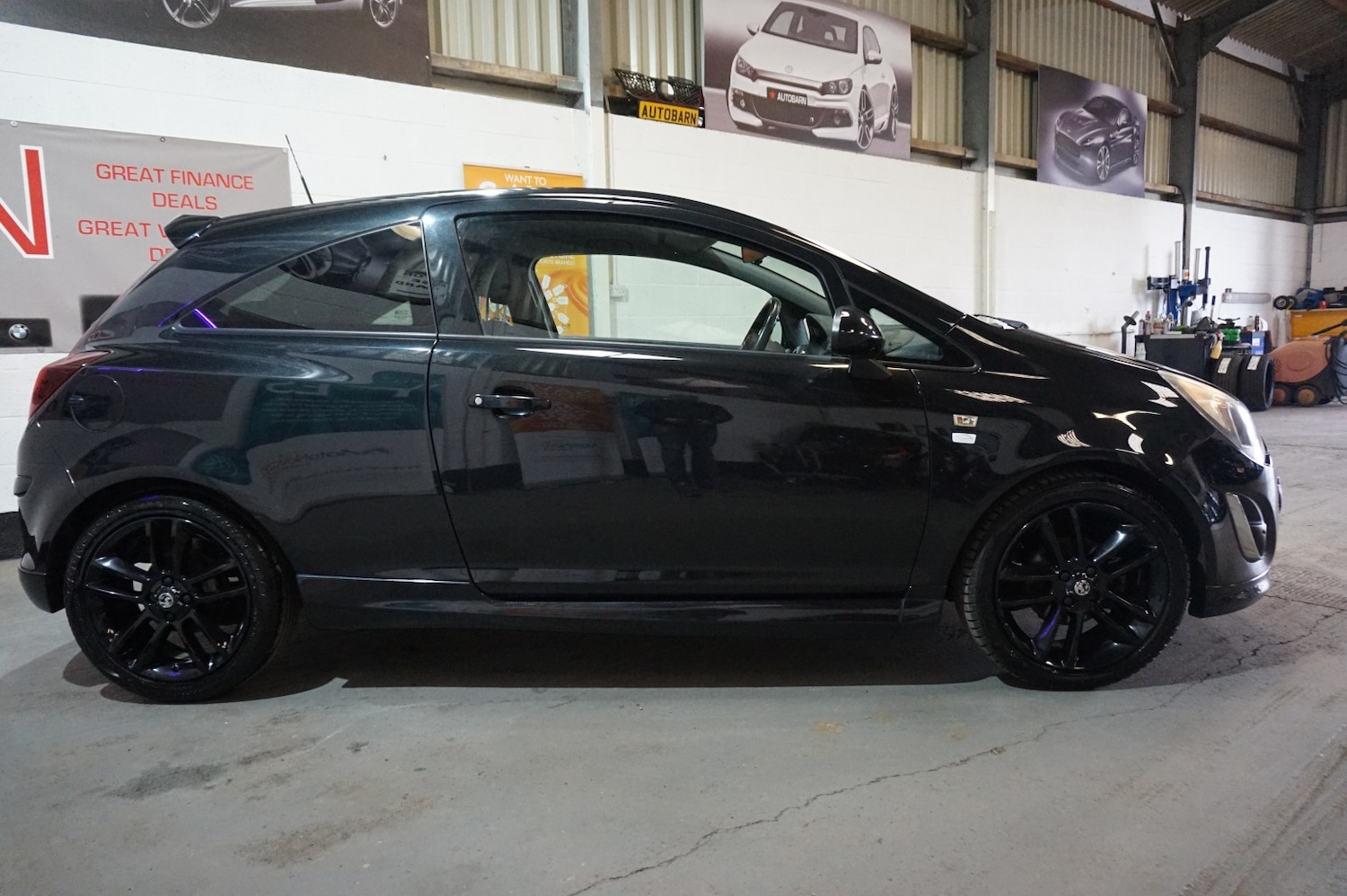 Used Vauxhall Corsa 2013 for sale - 78125128: Photo 2