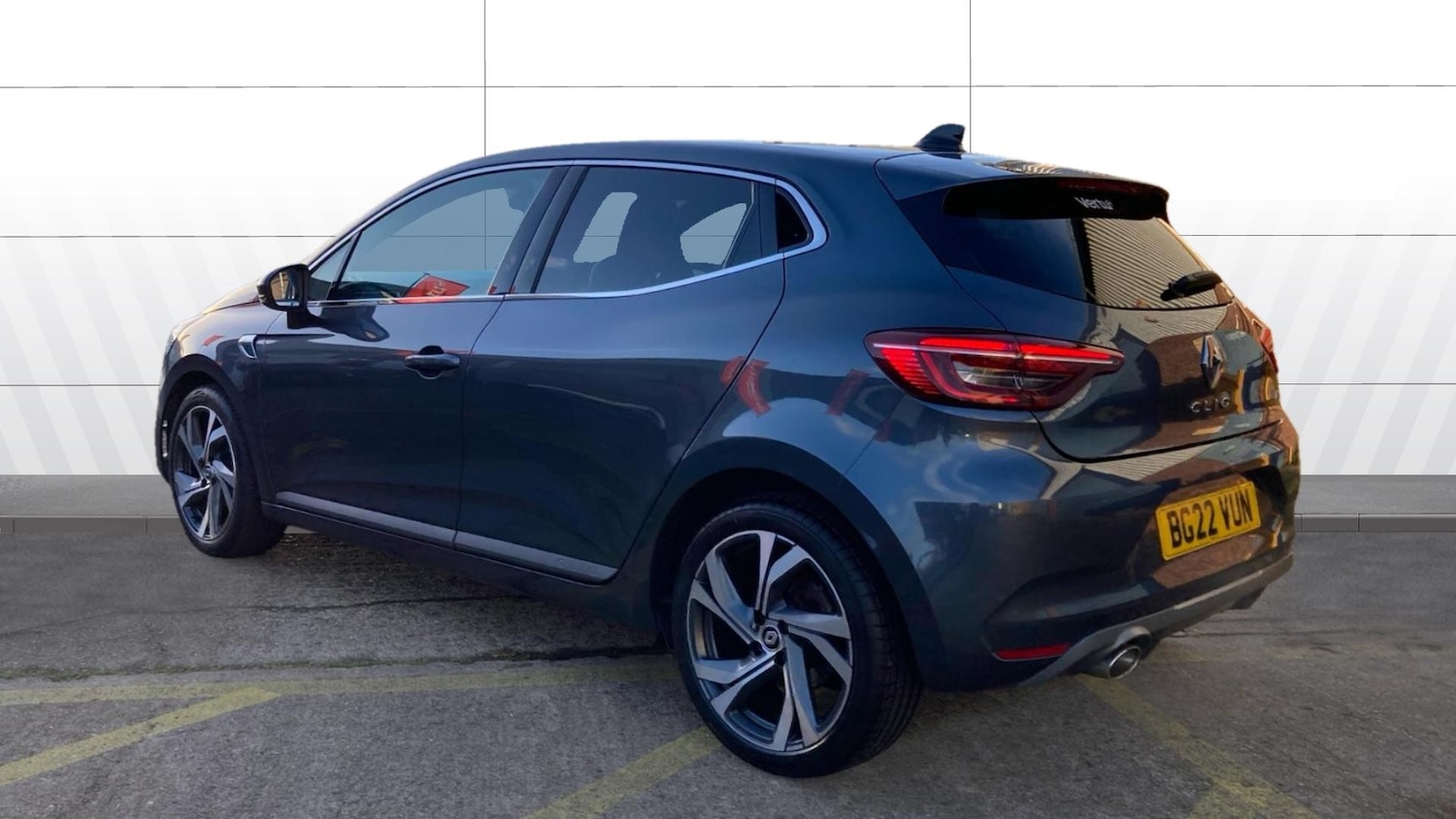 Used Renault Clio 2022 for sale - 76777945: Photo 2