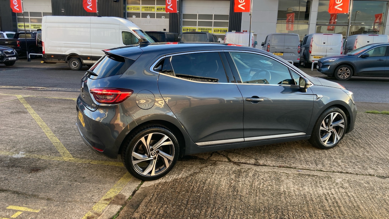 Used Renault Clio 2022 for sale - 76777945: Photo 26