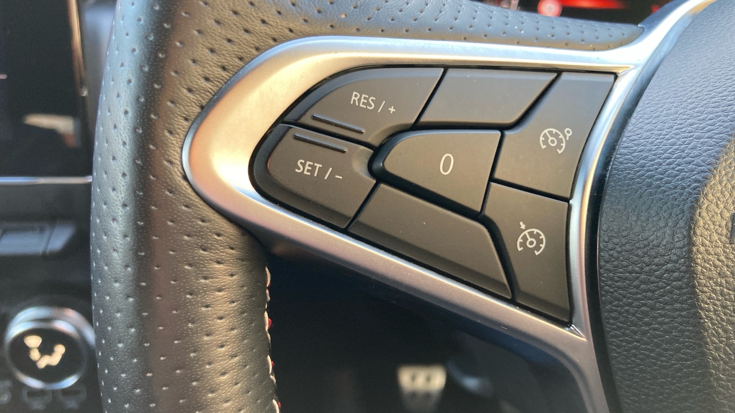 Used Renault Clio 2022 for sale - 76777945: Photo 30