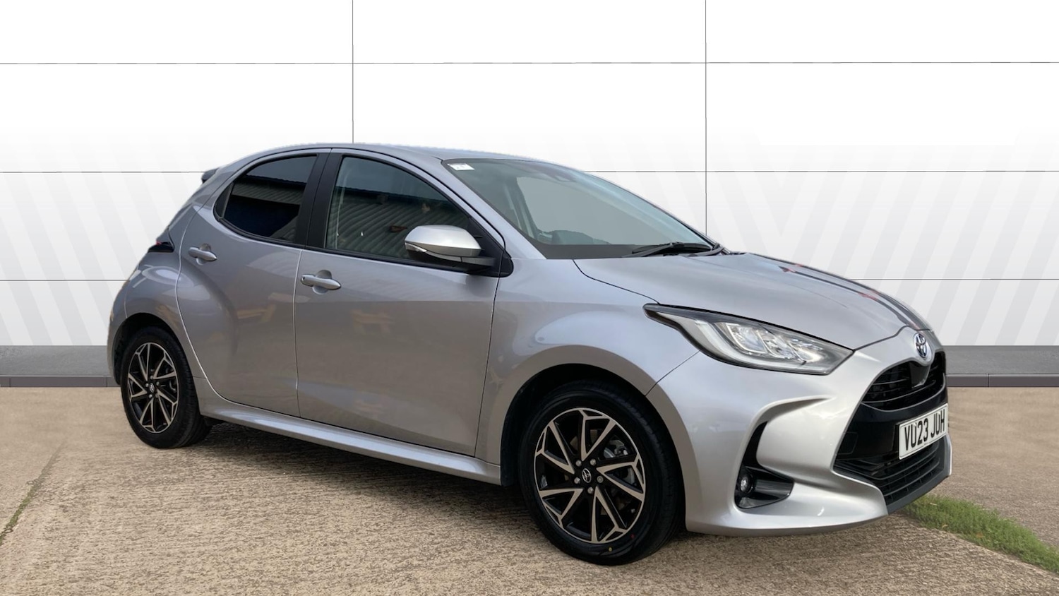 Used Toyota Yaris 2023 for sale - 76392236: Photo 1