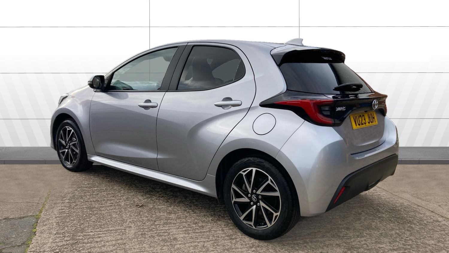 Used Toyota Yaris 2023 for sale - 76392236: Photo 2