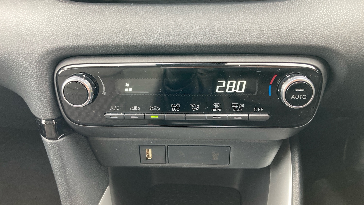 Used Toyota Yaris 2023 for sale - 76392236: Photo 30