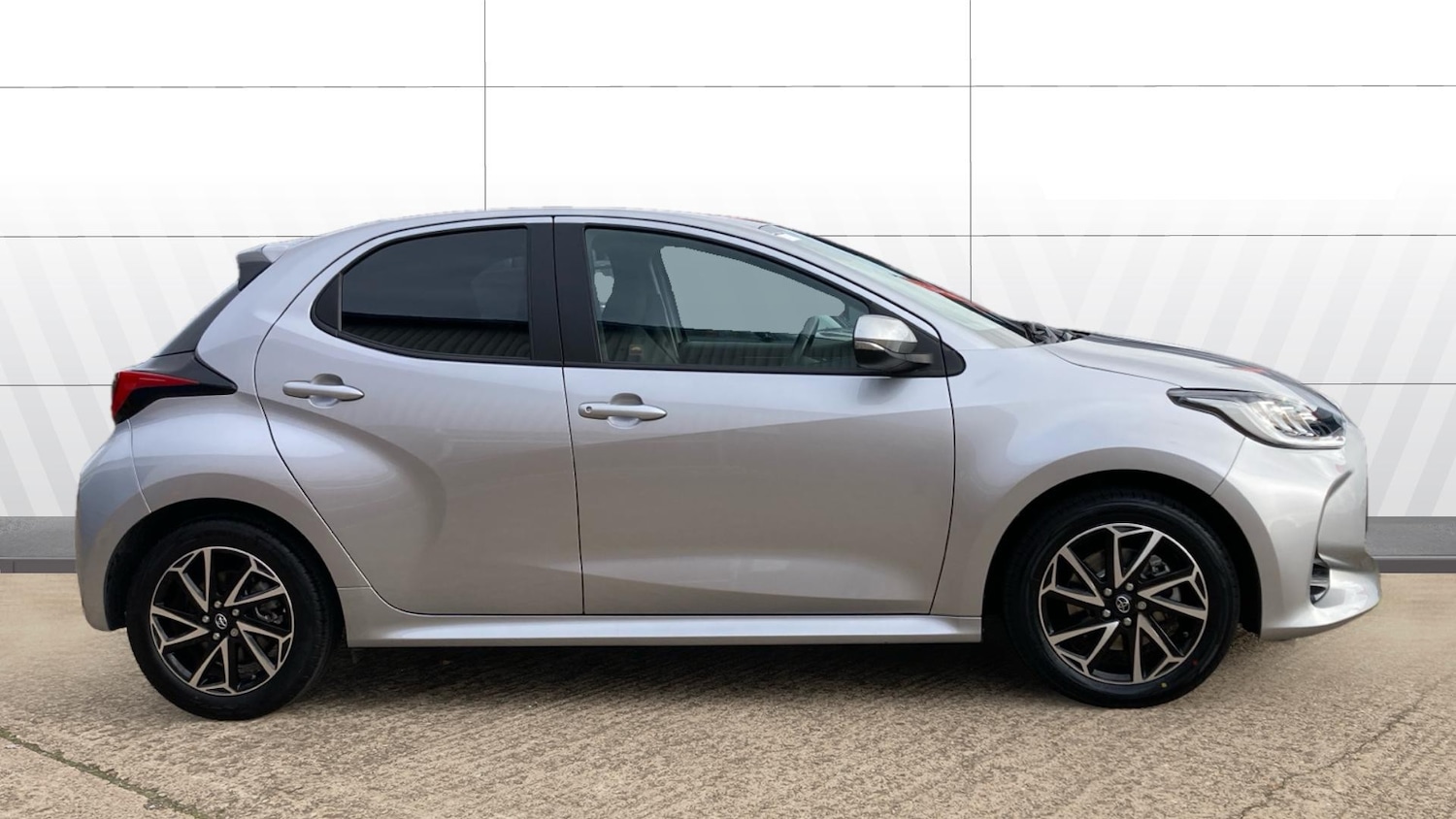 Used Toyota Yaris 2023 for sale - 76392236: Photo 5