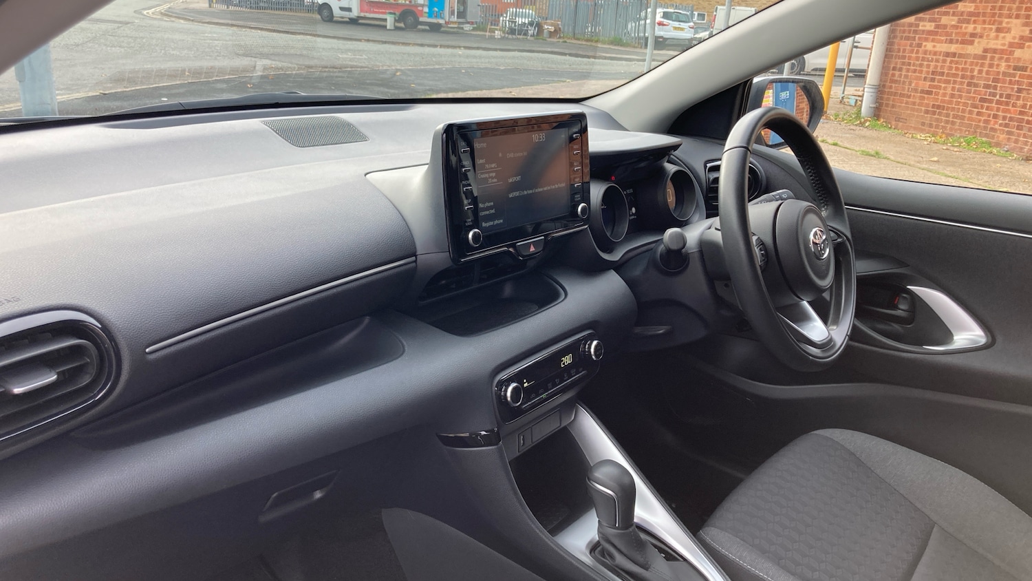 Used Toyota Yaris 2023 for sale - 76392236: Photo 9