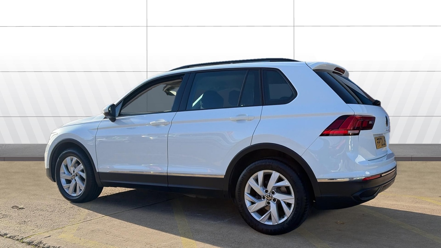 Used Volkswagen Tiguan 2022 for sale - 76687072: Photo 2