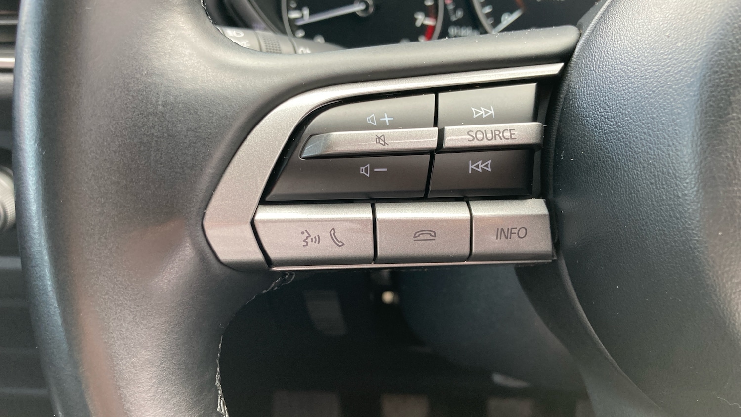 Used Mazda CX-30 2023 for sale - 76490324: Photo 29