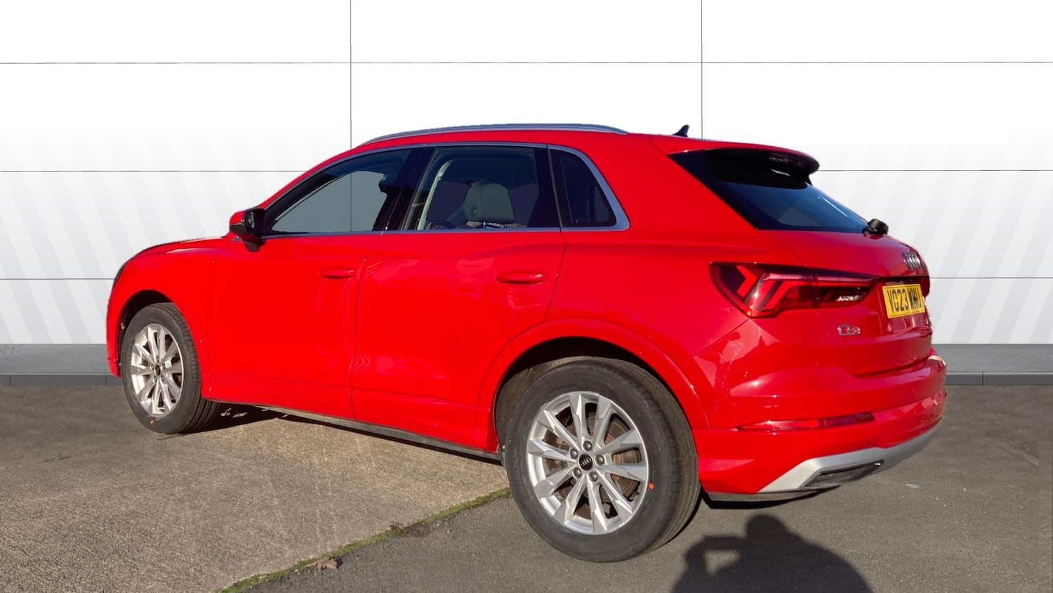 Used Audi Q3 2023 for sale - 76611129: Photo 2