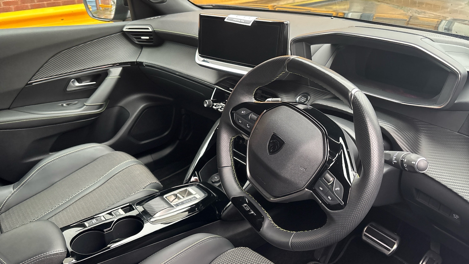 Used Peugeot 2008 2023 for sale - 76922349: Photo 11